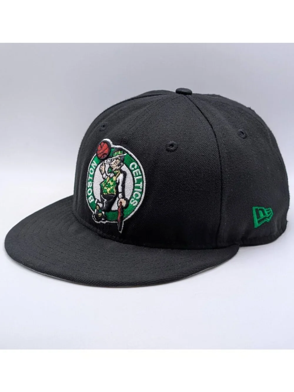 Boston Celtics New Era Men's Size 7 3/8 Fitted Flat Bill Hat Cap NBA Basketball